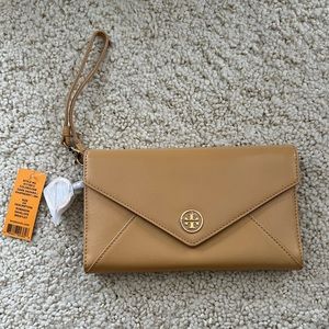 New Tory Burch Robinson Wristlet wallet bag purse clutch envelope Sahara pink